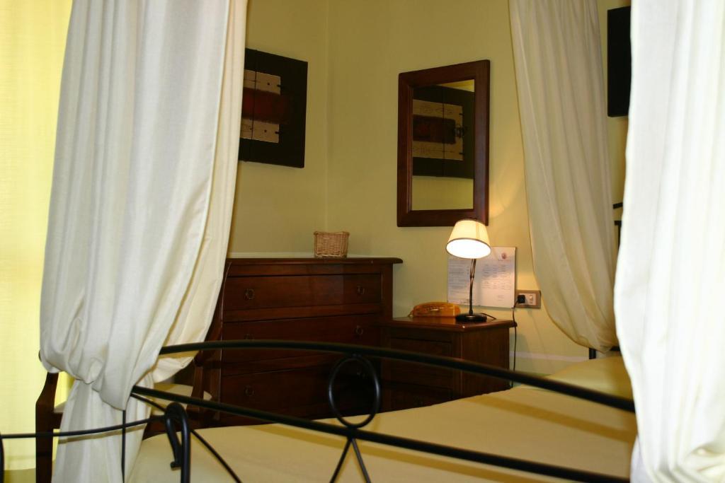Terre D'Orcia Hotel Seggiano Стая снимка